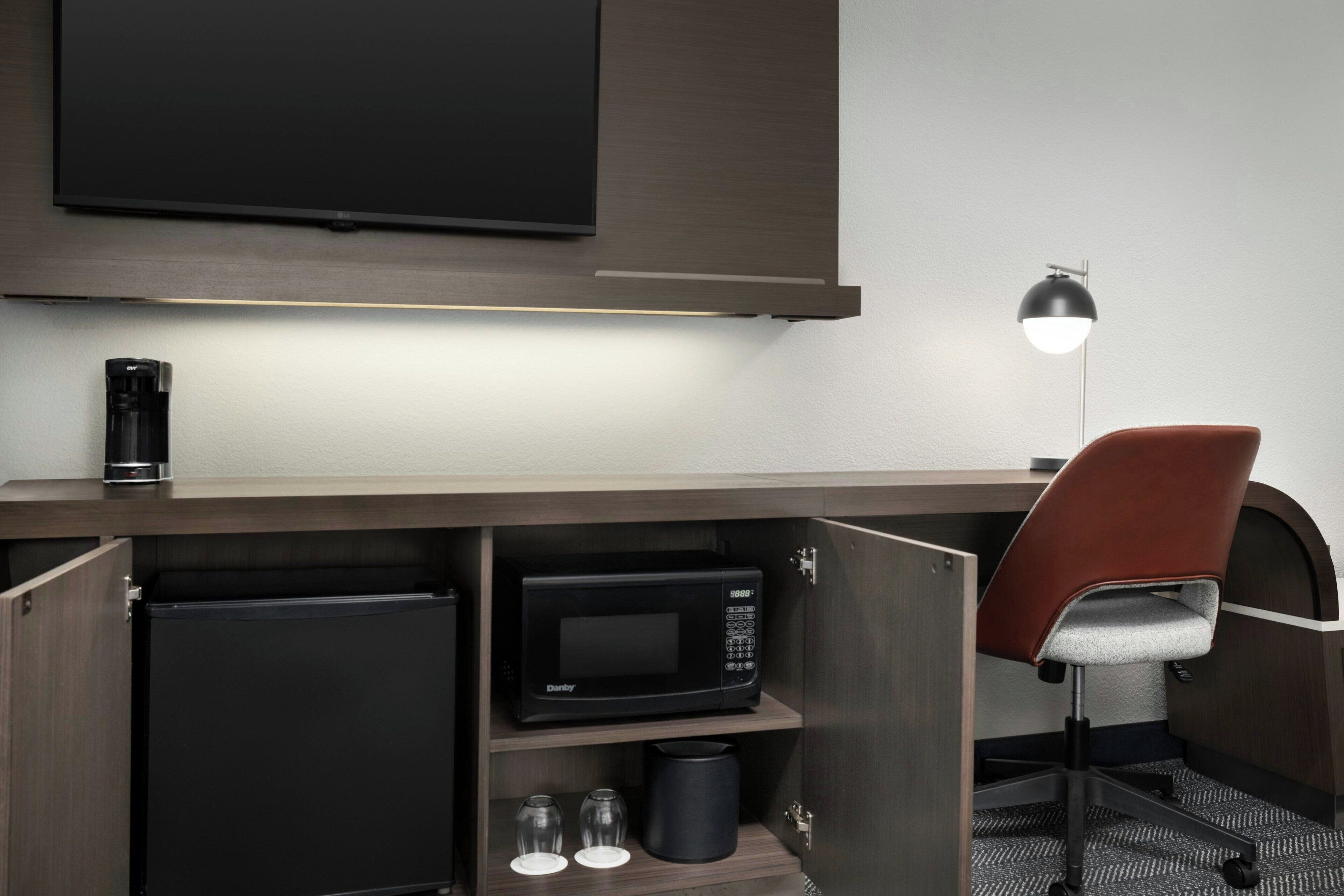 individually decorated, individually furnished, desk, laptop workspace