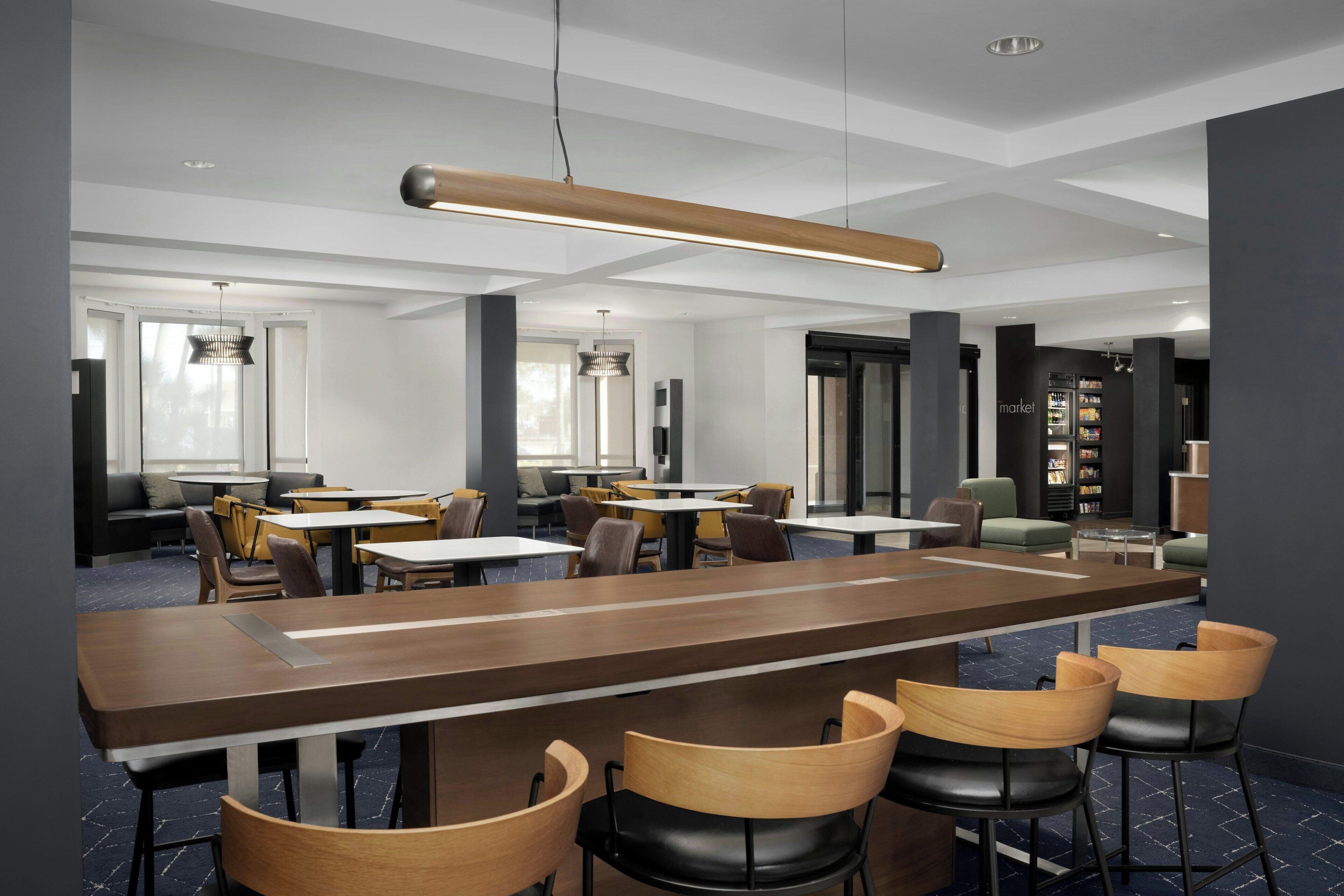 breakfast and dinner served, american cuisine