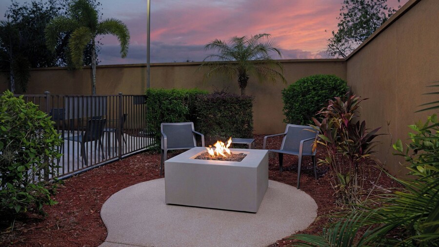Courtyard by Marriott Lakeland