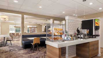 Free daily continental breakfast