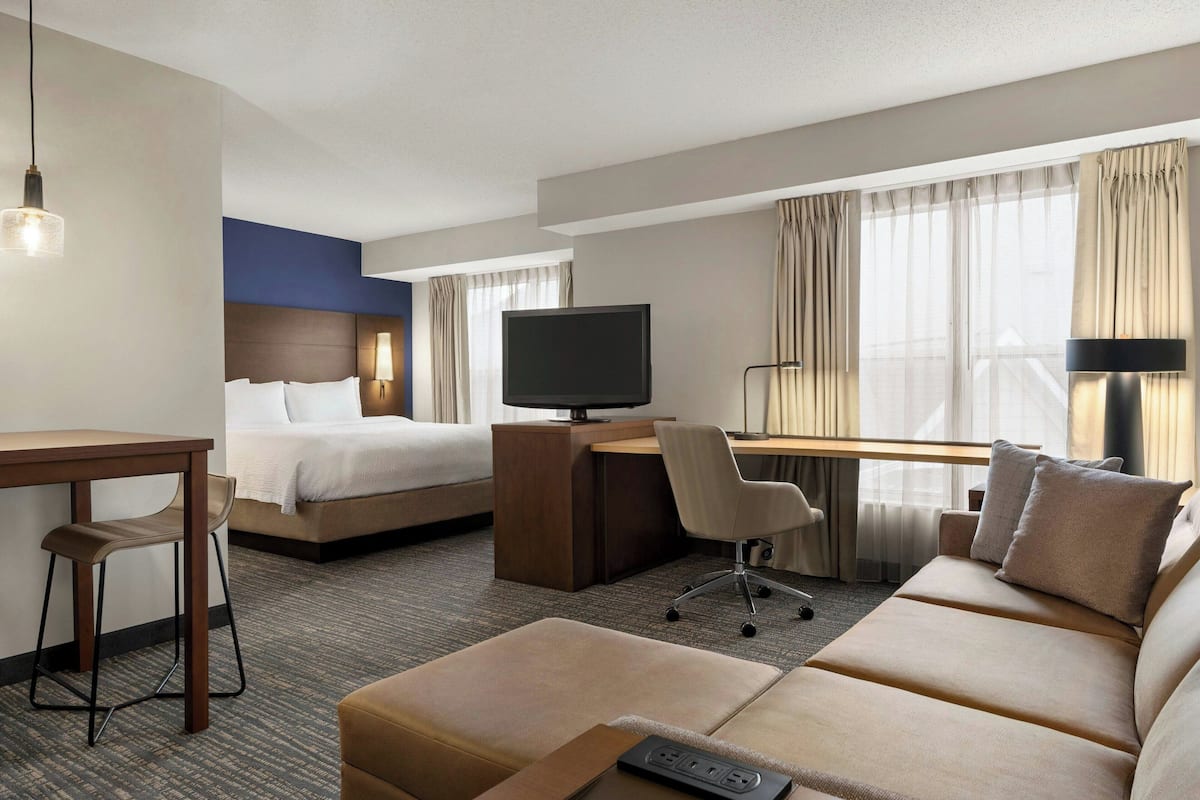 1 bedroom, premium bedding, pillowtop beds, individually decorated