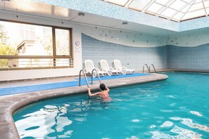 Una piscina techada