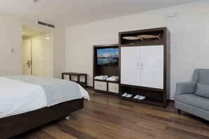 Ropa de cama de alta calidad y minibar 