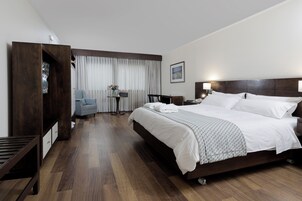 Ropa de cama de alta calidad y minibar 