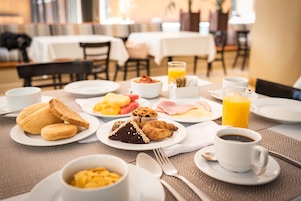 Desayuno buffet incluido todos los días