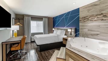 Suite, 1 Queen Bed, Non Smoking | Premium bedding, down duvets, pillow-top beds, desk