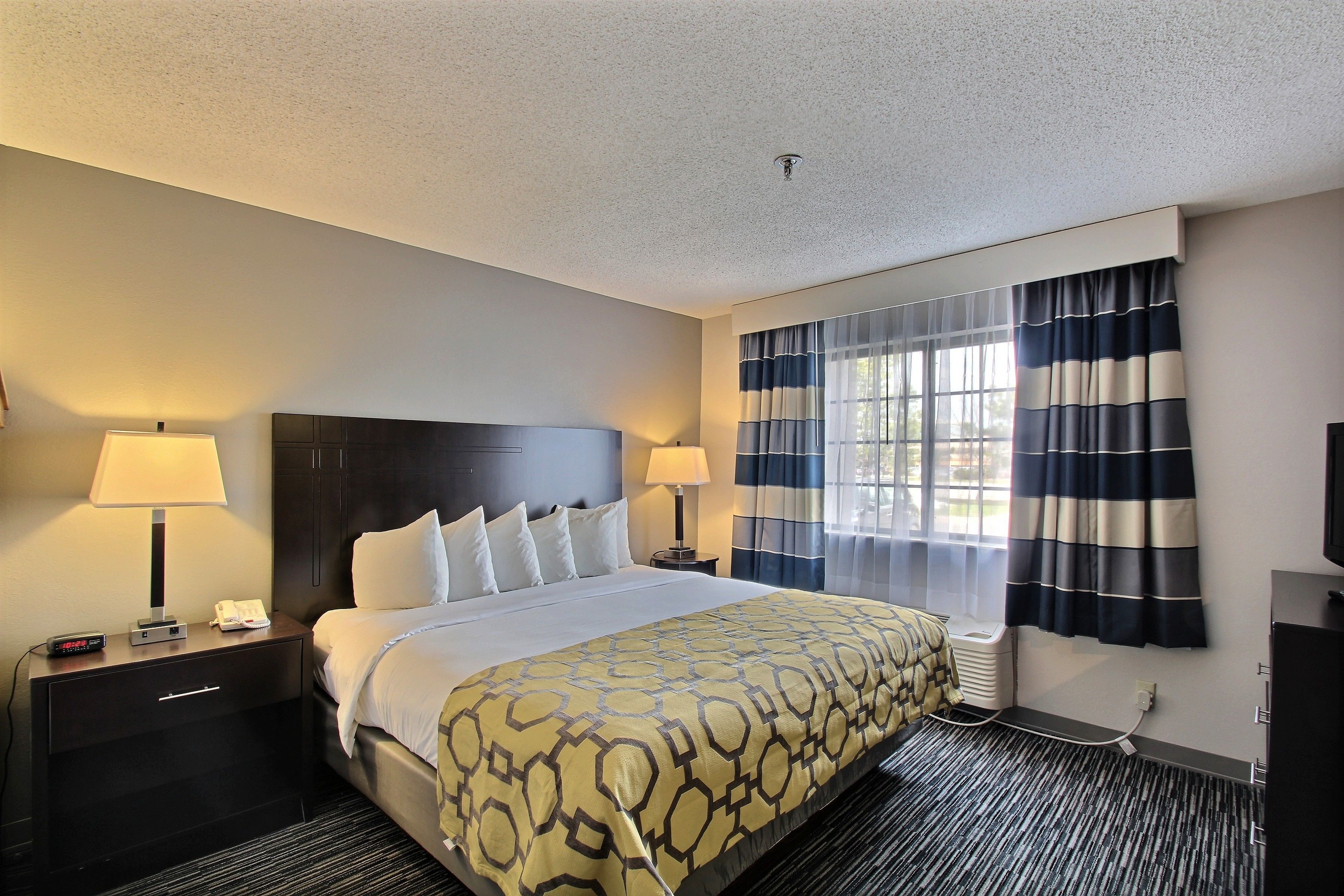 客房內保險箱、書桌、熨斗/熨衣板、免費搖籃/嬰兒床