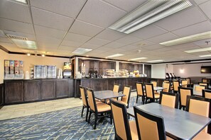 Free continental breakfast on weekends - Baymont by Wyndham Madison West/Middleton WI West (Madison)