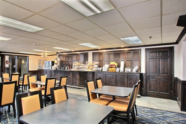 Free continental breakfast on weekends