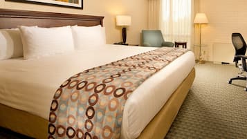 1 bedroom, blackout drapes, iron/ironing board, free WiFi