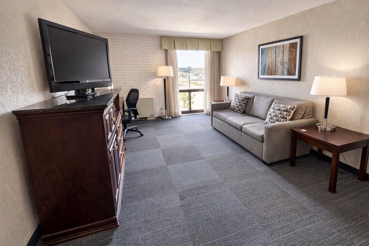 Deluxe Room, 1 Queen Bed with Sofa bed (Refrigerator & Microwave) | Living area | 42-inch LCD TV with cable channels, TV