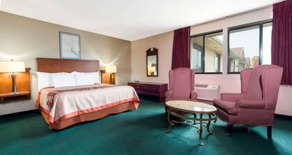 Super 8 by Wyndham Bridgeton/arpt/st Louis Area