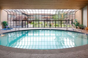 Piscine intérieure