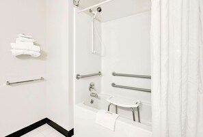 Room, 1 Queen Bed, Accessible, Non Smoking (Mobility, Bathtub w/Grab Bars) | Bathroom
