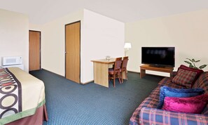 Suite, 1 King Bed, Smoking | Blackout curtains, free cots/infant beds, rollaway beds, free WiFi