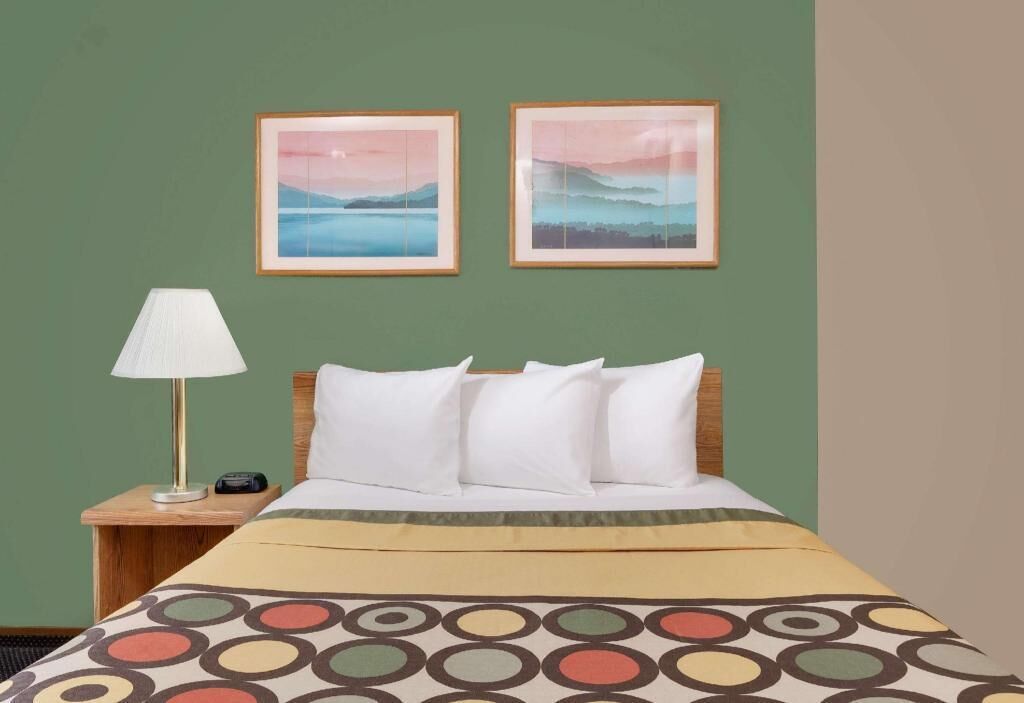 Cortinas blackout, cunas gratuitas, camas extra y wifi gratis 