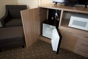 Soundproofing, iron/ironing board, cribs/infant beds, rollaway beds - The Great Falls Inn by Riversage (Great Falls)