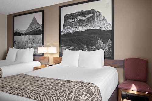 Super 8 by Wyndham Lewistown