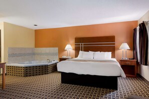 Roupas de cama premium, escrivaninha, cortinas blackout