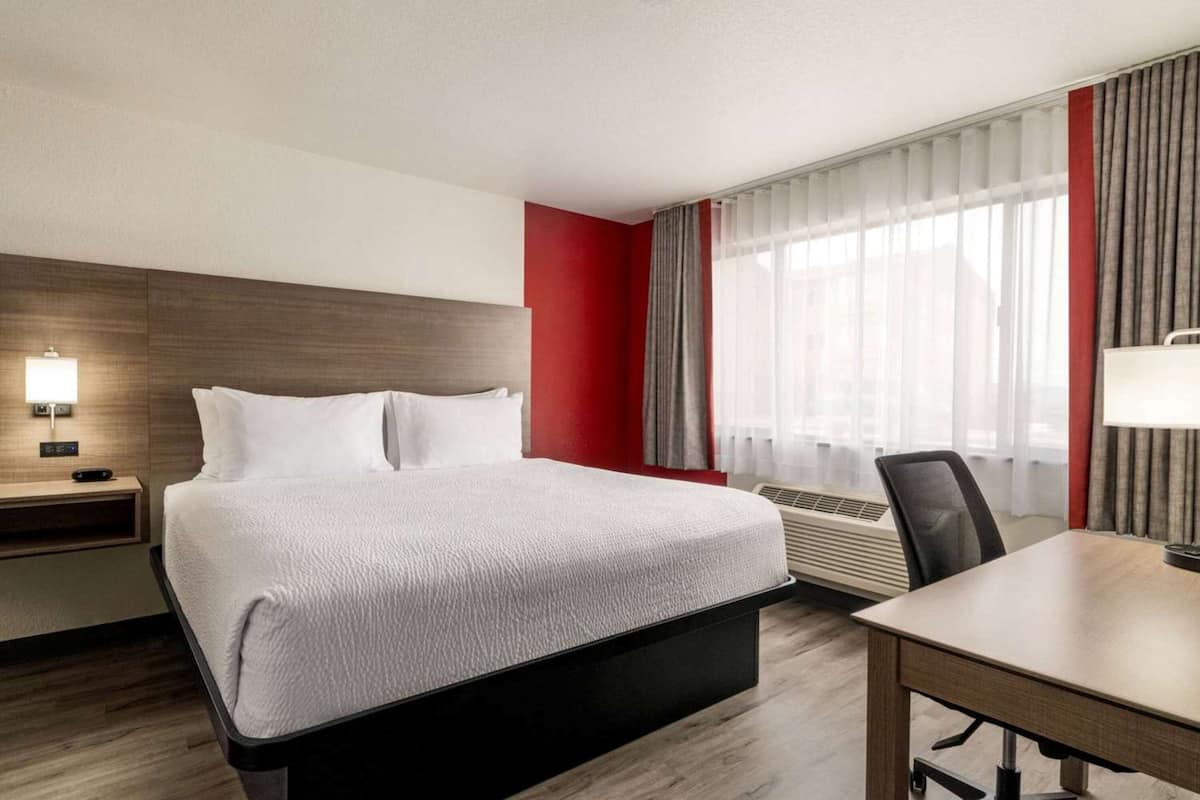 1 bedroom, desk, laptop workspace, blackout drapes