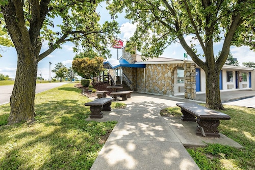 Motel 6 Mansfield, OH