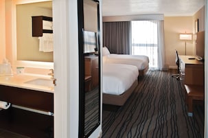 Roupas de cama premium, edredons de pluma, cofres nos quartos