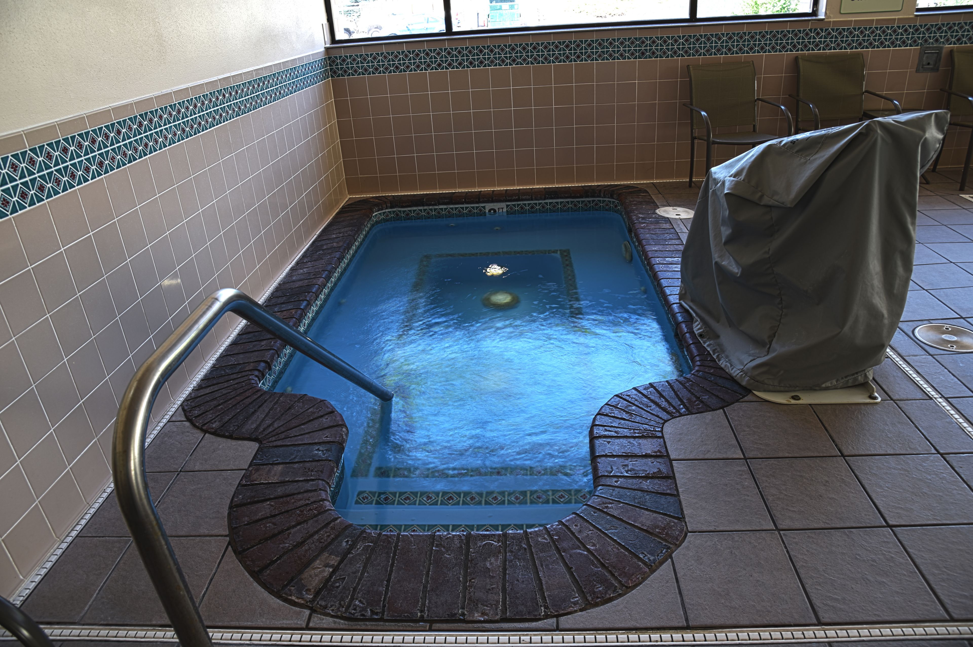 indoor spa tub