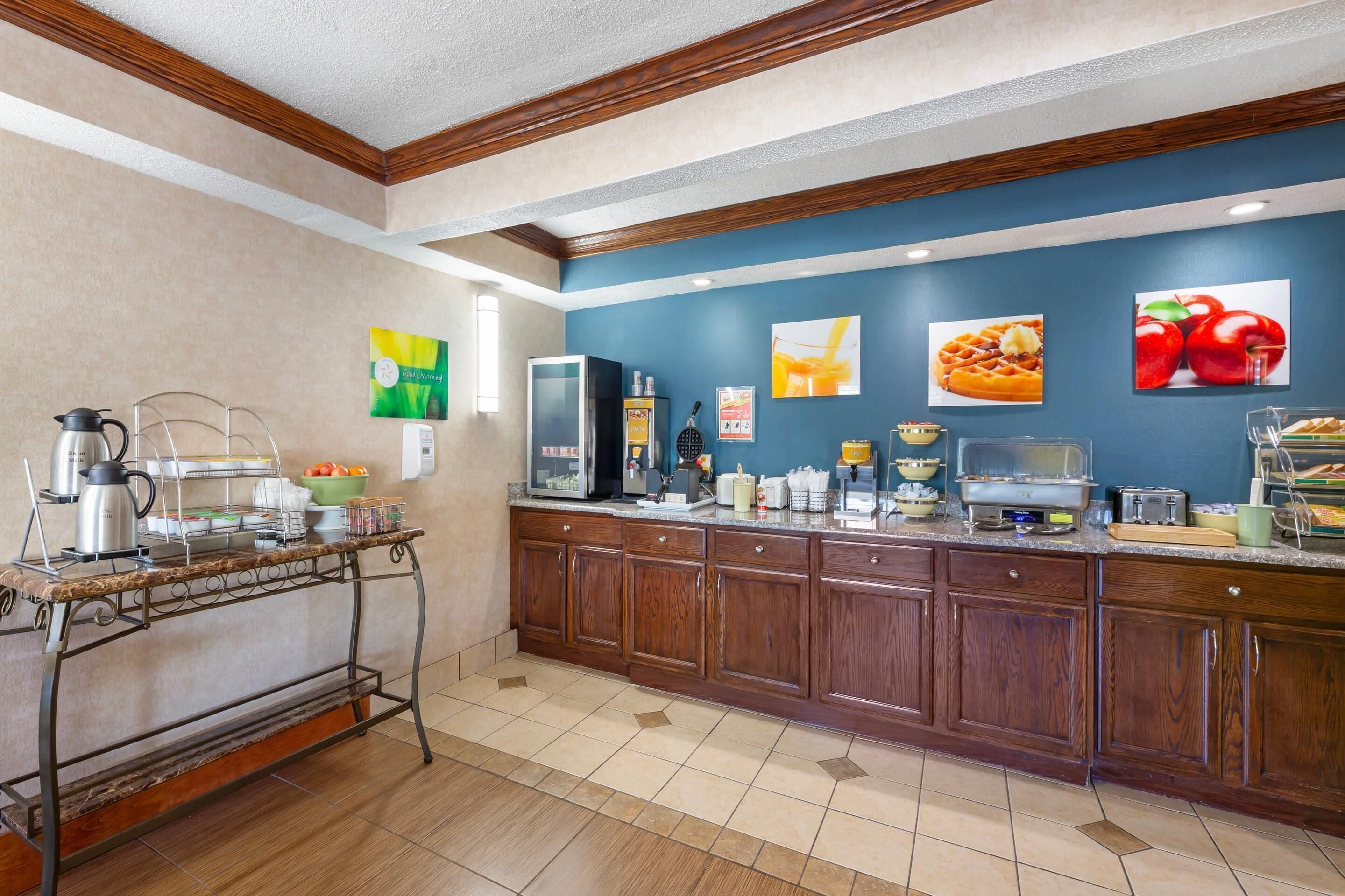 Free daily continental breakfast