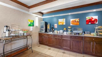Free daily continental breakfast