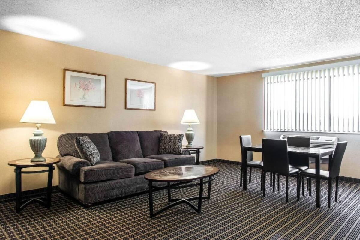 Living area | TV