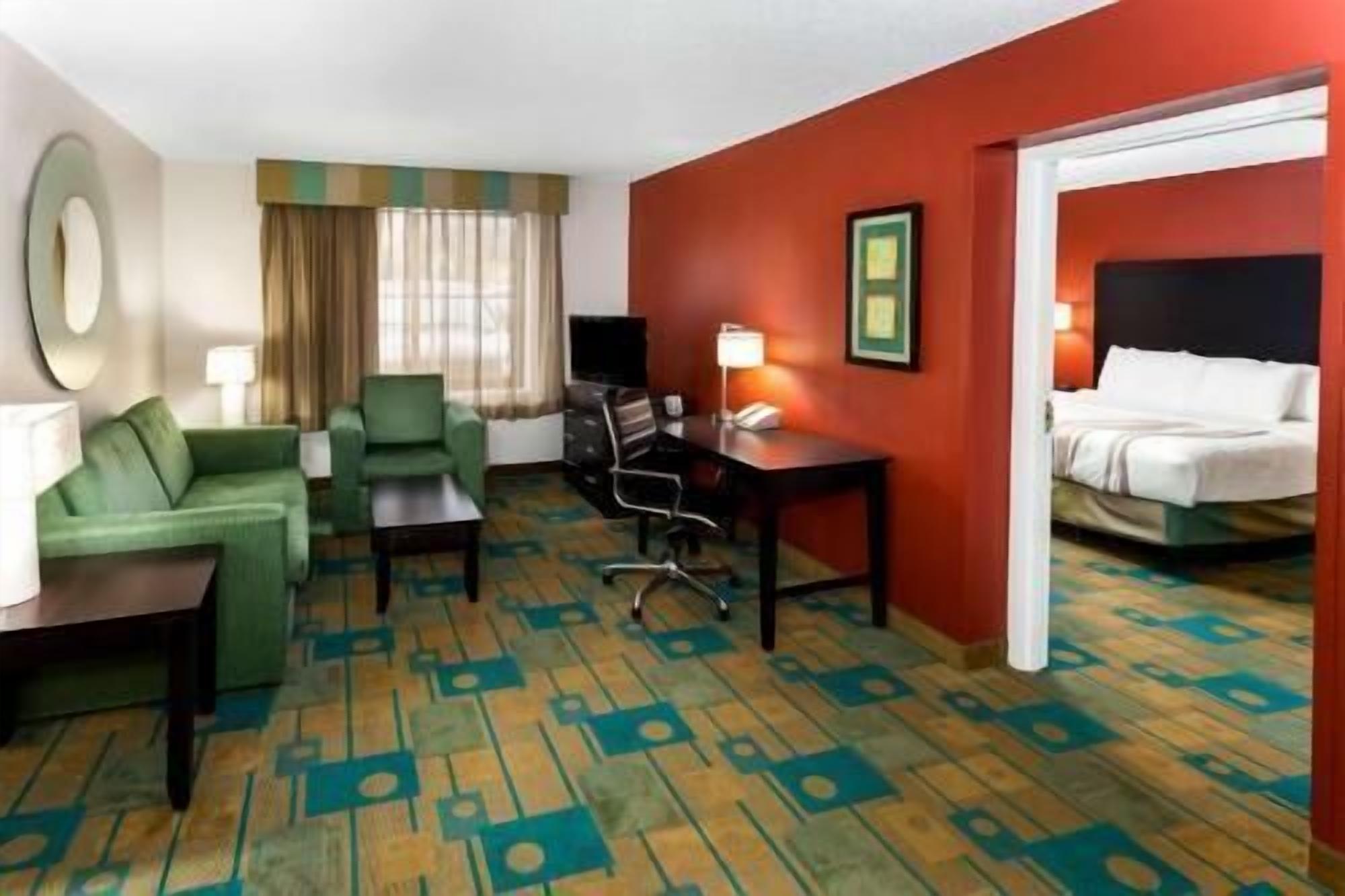 Premium bedding, pillowtop beds, desk, laptop workspace