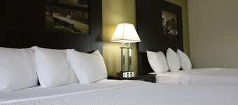 Super 8 by Wyndham La Crosse