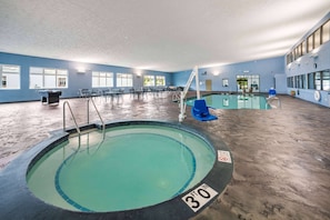 Indoor pool - AmericInn by Wyndham Green Bay Near Stadium (Green Bay)