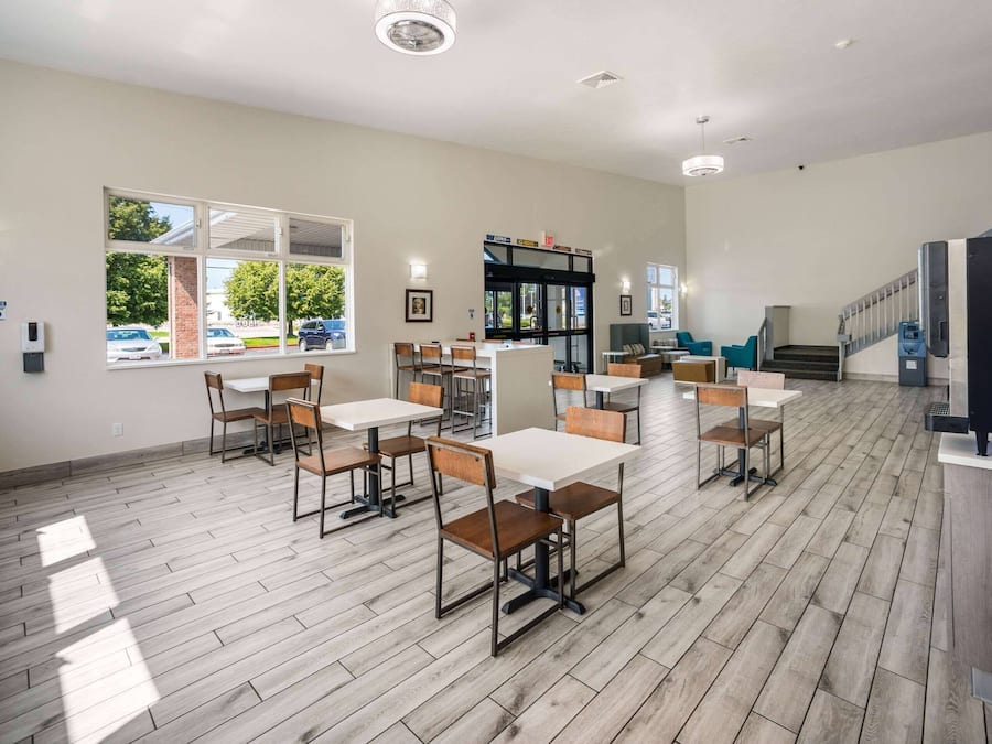 Free daily continental breakfast