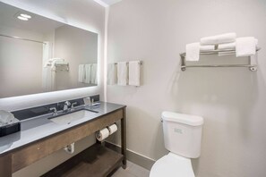 Articles de toilette gratuits, sèche-cheveux, serviettes fournies, savon