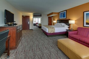 办公桌、遮光窗帘、熨斗/熨衣板、免费婴儿床