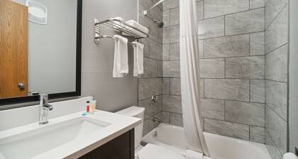 Super 8 by Wyndham Kenosha/Pleasant Prairie