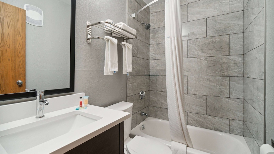 Super 8 by Wyndham Kenosha/Pleasant Prairie