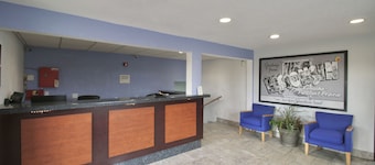 Super 8 by Wyndham Kenosha/Pleasant Prairie