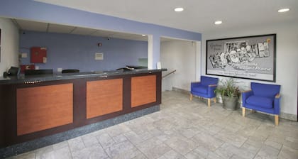 Super 8 by Wyndham Kenosha/Pleasant Prairie