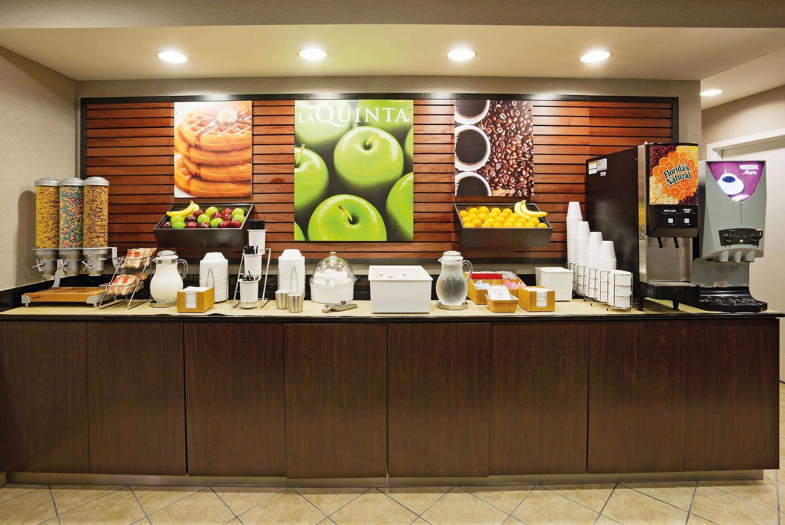 free daily continental breakfast