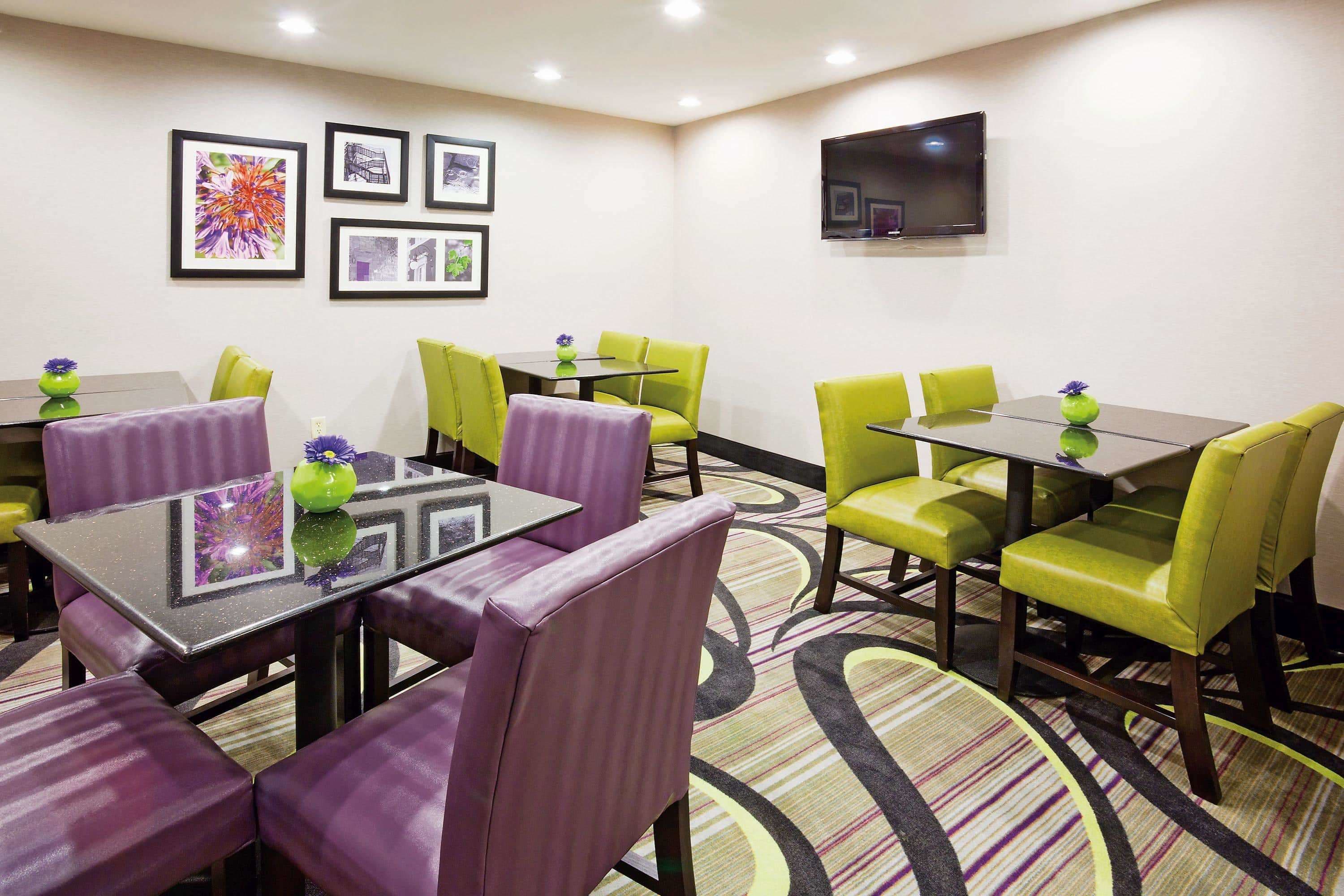 free daily continental breakfast