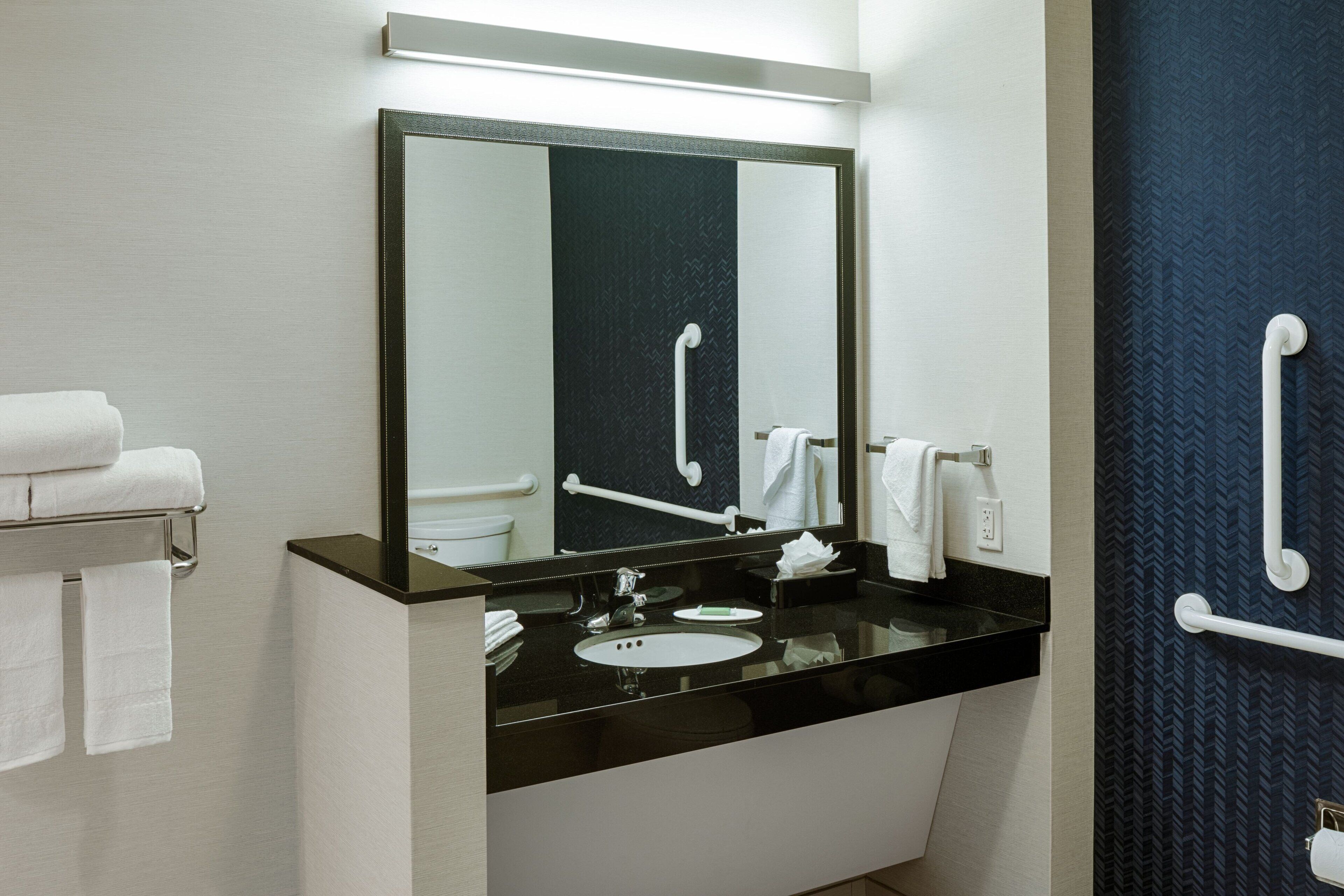 hydromassage showerhead, free toiletries, hair dryer, towels