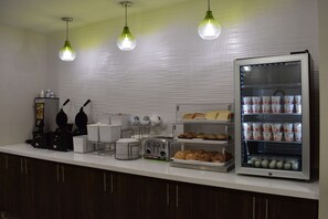 Desayuno bufé gratuito y diario