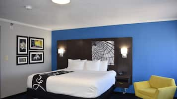 Deluxe Room, 1 King Bed, Non Smoking (Deluxe Executive Room) | Premium bedding, desk, laptop workspace, iron/ironing board