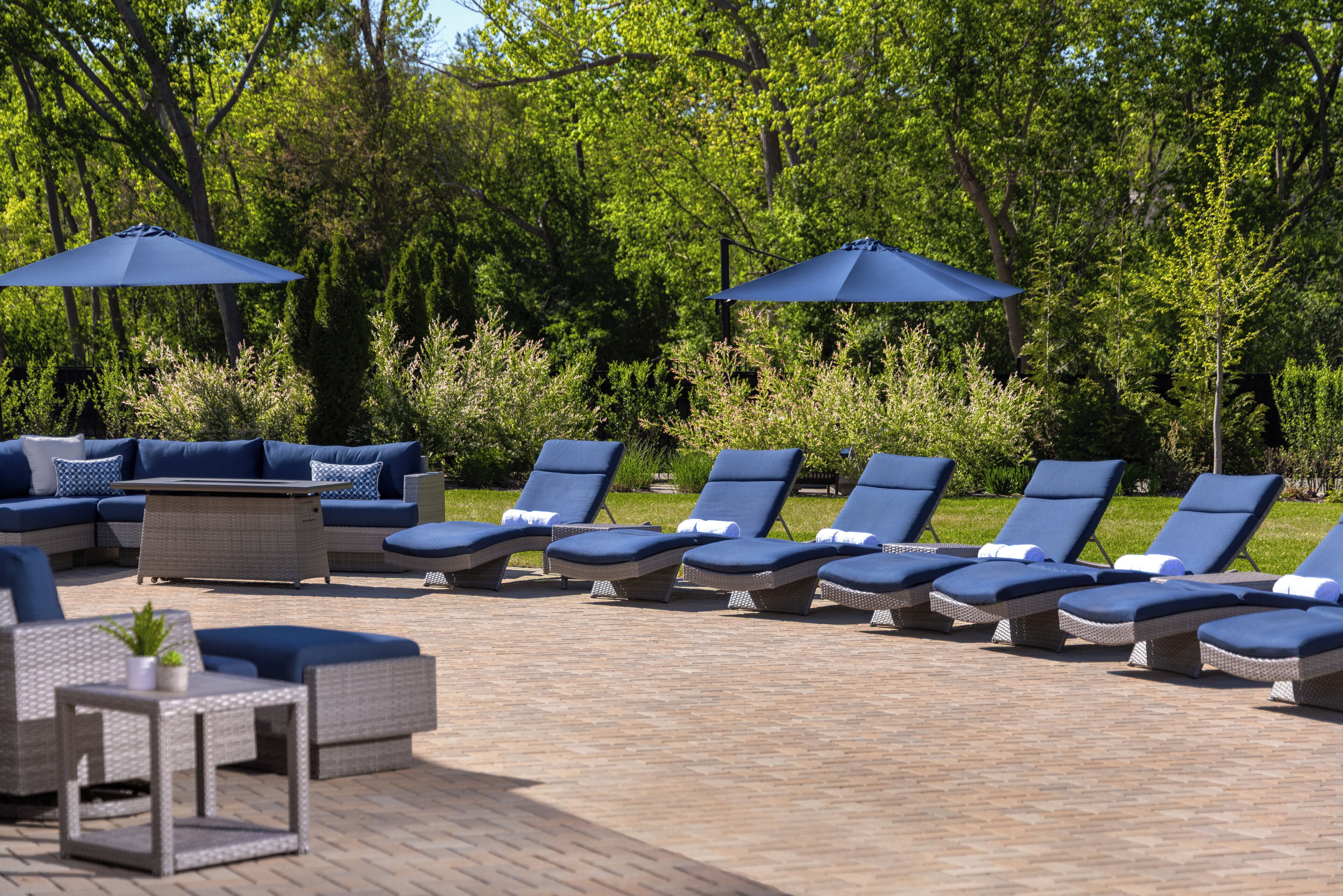 Couples treatment rooms, sauna, hot tub, steam room, body treatments