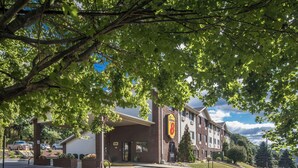 Exterior - Super 8 by Wyndham Steubenville (Steubenville)