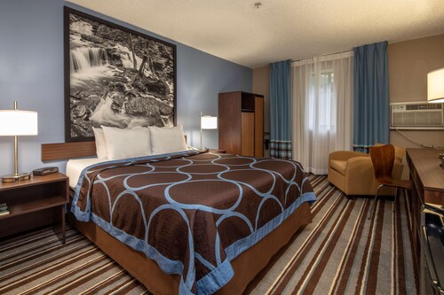 Super 8 by Wyndham Steubenville