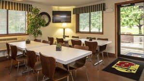 Meeting facility - Super 8 by Wyndham Steubenville (Steubenville)