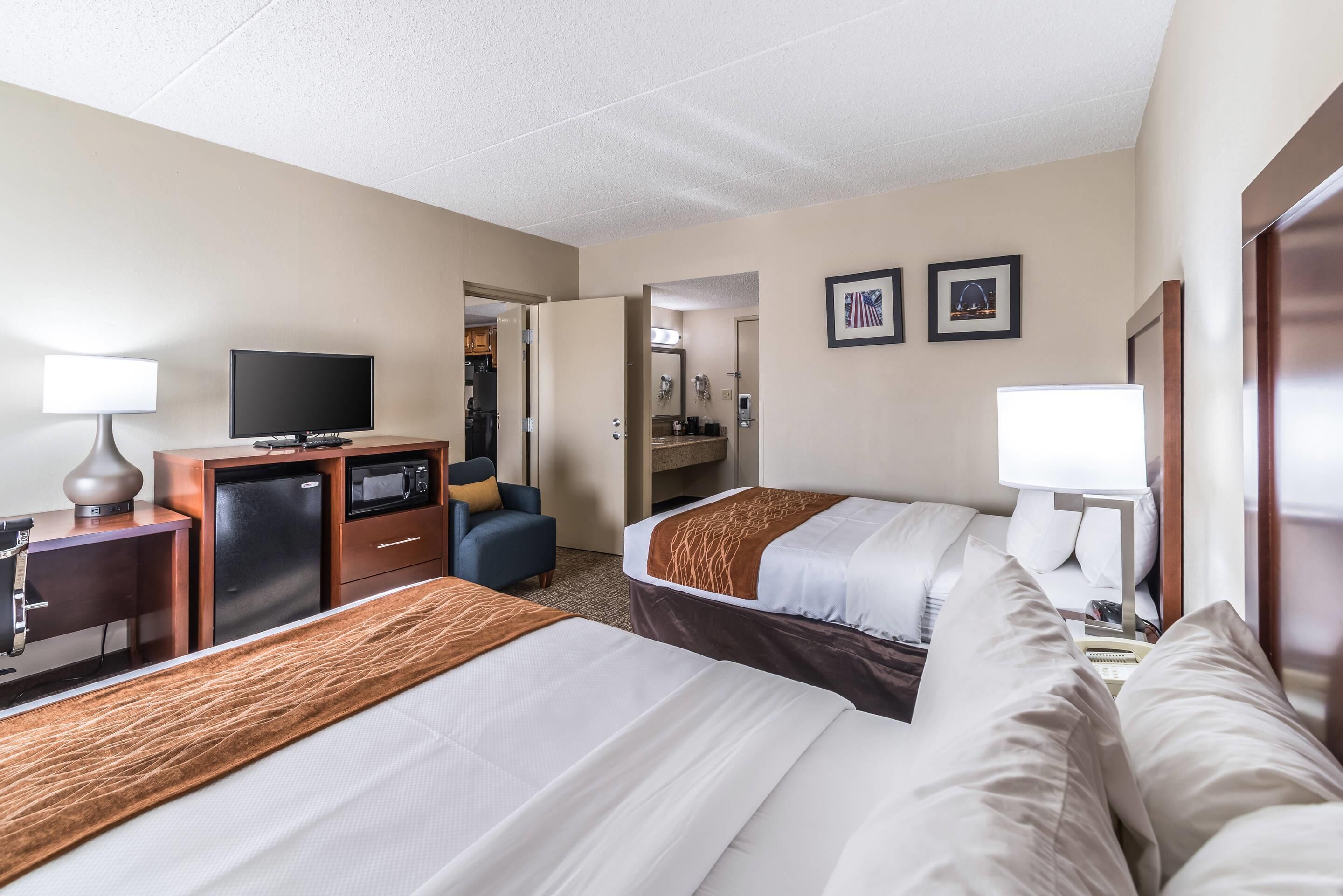 Suite, 1 Bedroom, Non Smoking | 6 bedrooms, premium bedding, in-room safe, desk